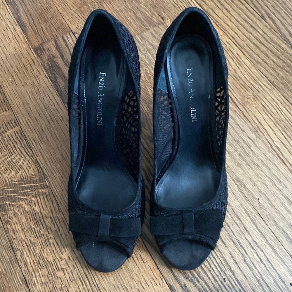 Lace dress pumps - used condition